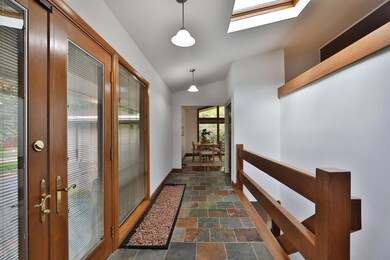 160 Croswell Rd, Columbus, OH 43214 - photo 5