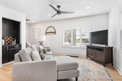 20-web-or-mls-701-river-st
