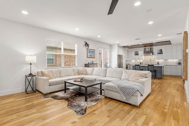 5026 Manett St unit 102, Dallas, TX 75206 - photo 3