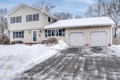 19 Mohawk Dr, Matawan, NJ 07747 - photo 2