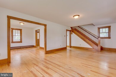 10045 Winchester Ave, Bunker Hill, WV 25413 - photo 4