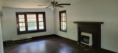 1611 Gary St, Clinton, SC 29325 - photo 2