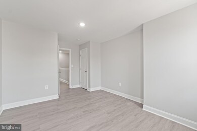 809 N Lakewood Ave, Baltimore, MD 21205 - photo 4
