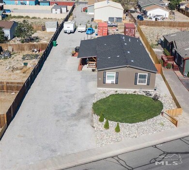 860 Jennys Ln, Fernley, NV 89408 - photo 3