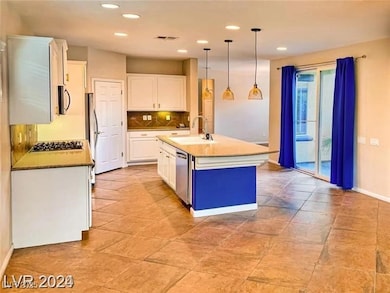 10487 Howling Coyote Ave, Las Vegas, NV 89135 - photo 3