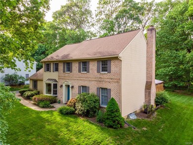 5281 Hanover Dr, Allentown, PA 18106 - photo 2