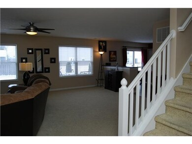 12356 Quarterback Ln, Fishers, IN 46037 - photo 2