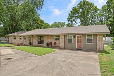 3919 SE Silver Lake View, Bartlesville, OK 74006 - photo 2