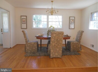 5041 Portsmouth Rd, Fairfax, VA 22032 - photo 2