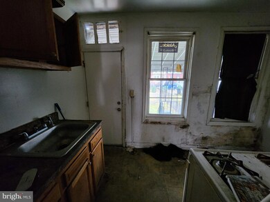 2136 W Lexington St, Baltimore, MD 21223 - photo 6