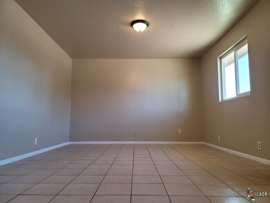 590 El Centro Ave unit 1, El Centro, CA 92243 - photo 2