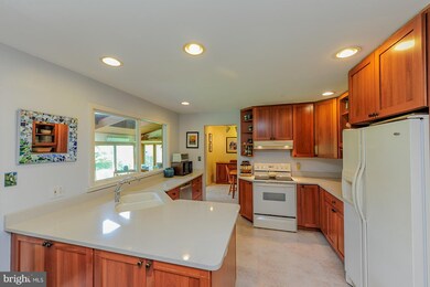 9405 Mellenbrook Rd, Columbia, MD 21045 - photo 2