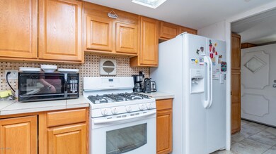 939 S. 95th Way-31