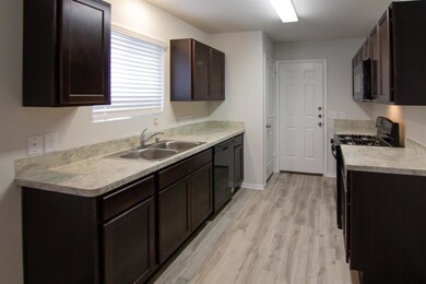 1509 Mark Ln, Ennis, TX 75119 - photo 5