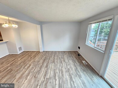 13 Farmcrest Ct, Silver Spring, MD 20905 - photo 7