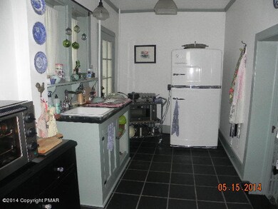 800 Monroe St, Stroudsburg, PA 18360 - photo 5