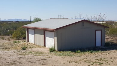 24' x 32' Garage/Workshop