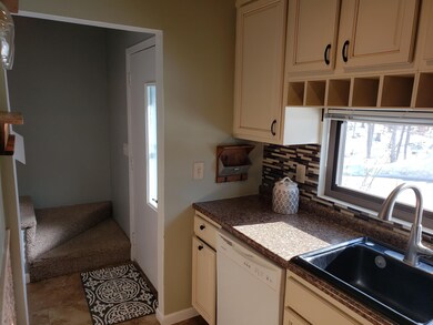 111 Coburn Ave unit U85D, Nashua, NH 03063 - photo 3