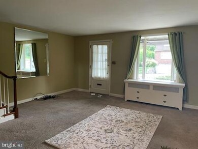 27 Butter Ln, Reading, PA 19606 - photo 2