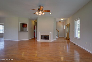 815 Willbrook Circel Sneads-large-016-01