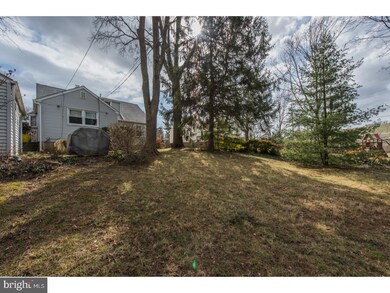 509 Bradford Rd, Oreland, PA 19075 - photo 4