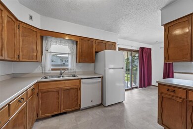 855 S 14th St, Marion, IA 52302 - photo 3