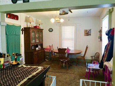 423 SW 6th St, Pendleton, OR 97801 - photo 3