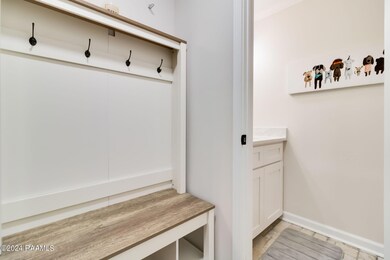 9-web-or-mls-1400 E Bayou Pkwy-11