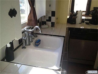 plenty of counter space