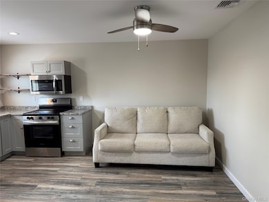 341 Main St unit 1B, Islip, NY 11751 - photo 3