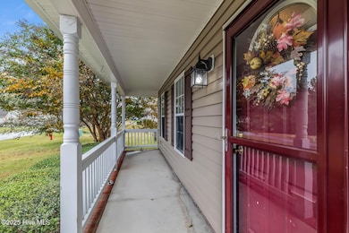 202 Wiltshire Ct, Jacksonville, NC 28546 - photo 6