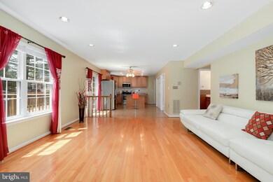 3123 Nestlewood Dr, Herndon, VA 20171 - photo 7