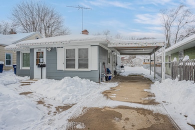 unlisted-address, Waukegan, IL 60085 - photo 2