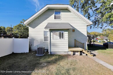 574 Tisdale Ave, Lansing, MI 48910 - photo 4