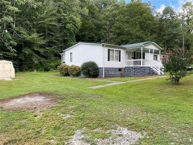 27 Triplett Rd, Branchland, WV 25506 - photo 2