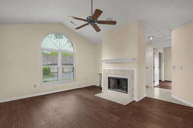 2-web-or-mls-5827-locbury-ln