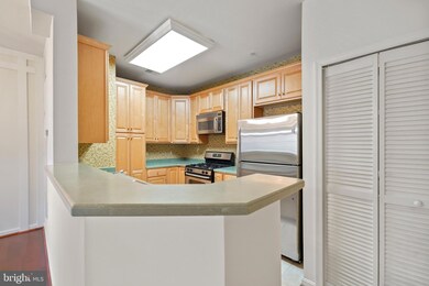 21191 Mcfadden Square unit 105, Sterling, VA 20165 - photo 7