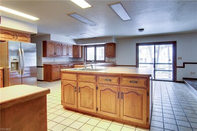This kitchen is a cooks dream, two prep areas, exp