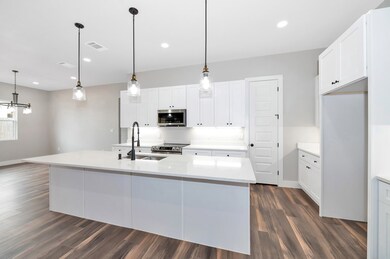 124 Madrona Ln, Fredericksburg, TX 78624 - photo 5