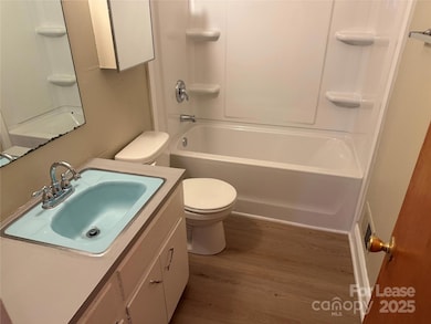 3728 Dresden Dr E, Charlotte, NC 28205 - photo 6