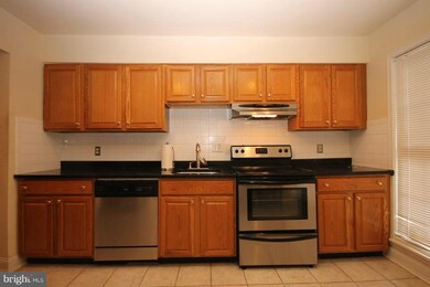 8404 Piney Point Ct, Manassas, VA 20110 - photo 6