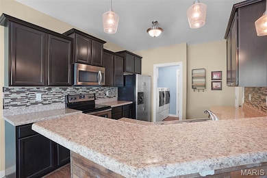 808 Railway Cir, Wentzville, MO 63385 - photo 3