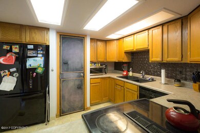 18733_Sarichef_Lp-6646