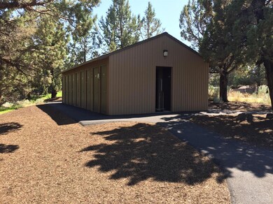 1830 Redtail Hawk Dr, Redmond, OR 97756 - photo 2