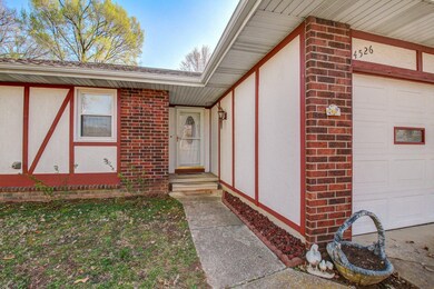 4526 W La Casa St Springfield, MO 65802-