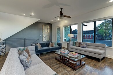 Living Room - 21' x 17' - Spacious living room wit