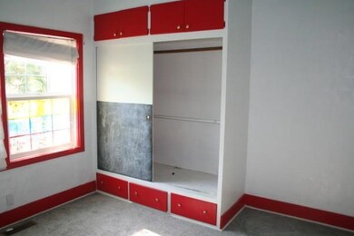 419 N 4th St, Central Point, OR 97502 - photo 6