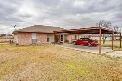 5005 Green Tree Ln unit B, Joshua, TX 76058 - photo 2