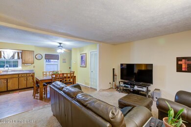 9006 Lantana Dr, Louisville, KY 40229 - photo 2