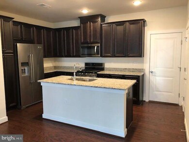 13365 Launders St unit 86, Herndon, VA 20171 - photo 2